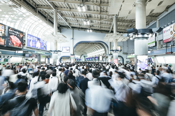 本を読むとすぐに目が疲れるという悩みにオーディオブックを使うメリット